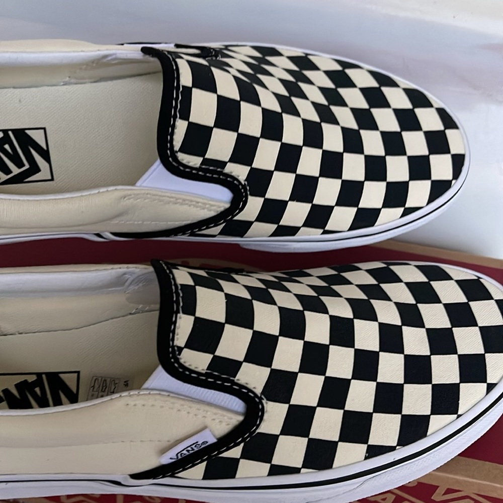 Vans WMNS Classic Slip-On
BIk&Whtchckerboard/Wht
VN000EYEBWW
Sneakers - Picture 14 of 16